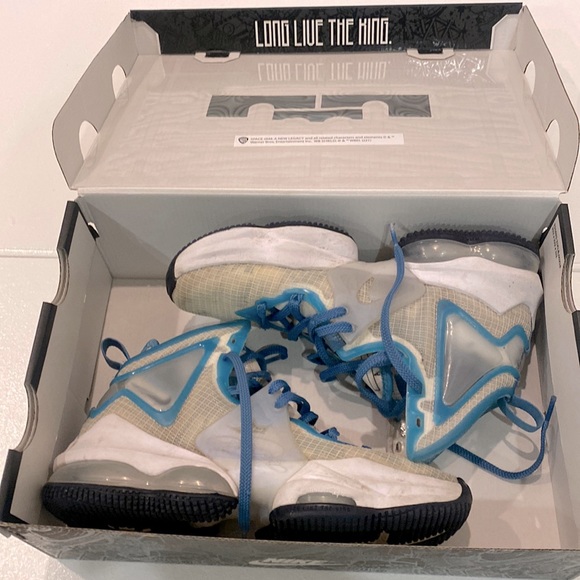 Nike Lebron Kids Space Jam XIX basketball shoe size 5y - Picture 2 of 3